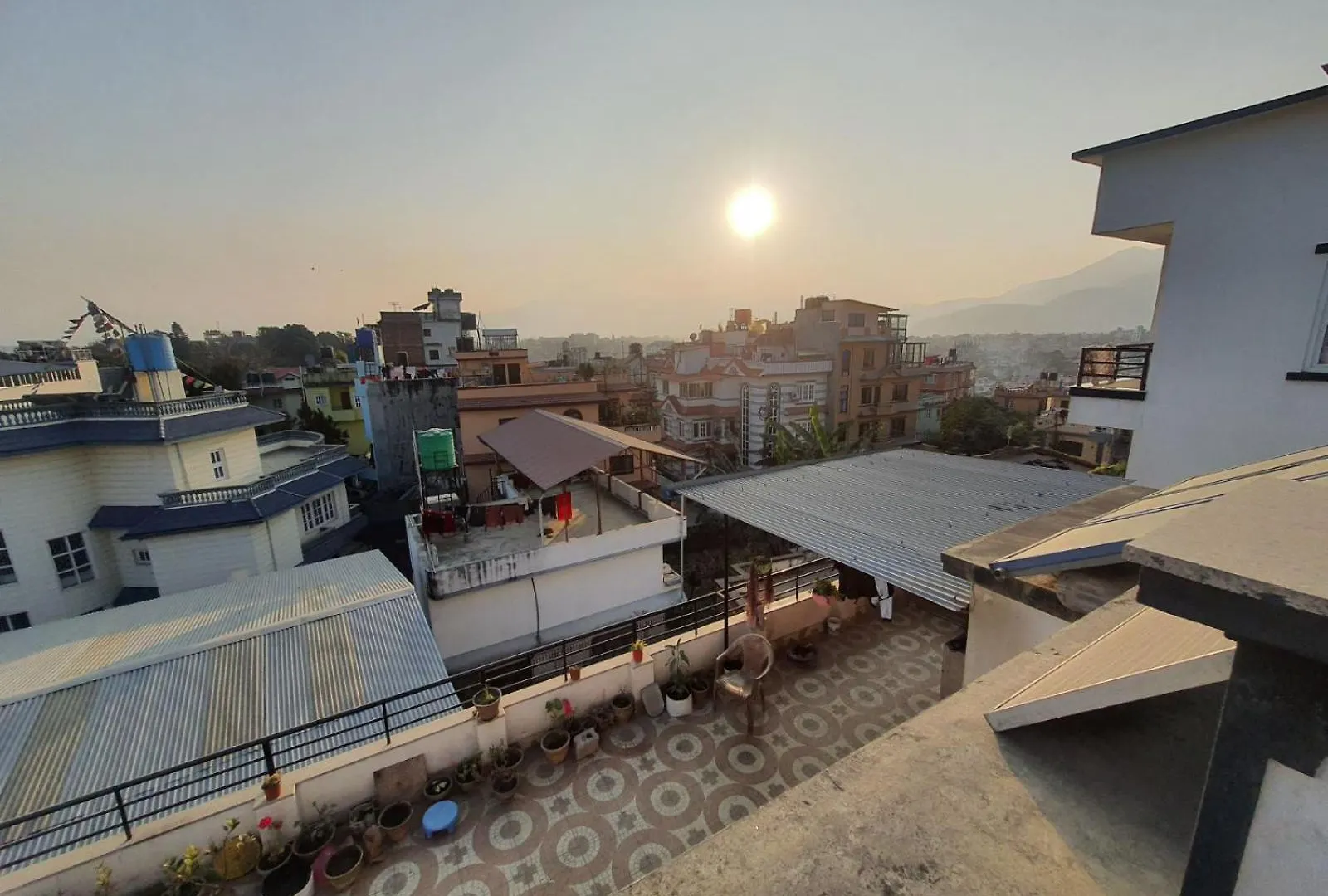 Family Home With Rooftop Access And Mountain View Katmandou Séjour chez l'habitant